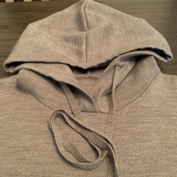 lululemon athletica woman’s poncho - Picture 3 of 4